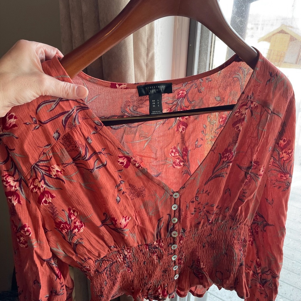 Streetwear Society, V-neck, floral crop top, Sz SM